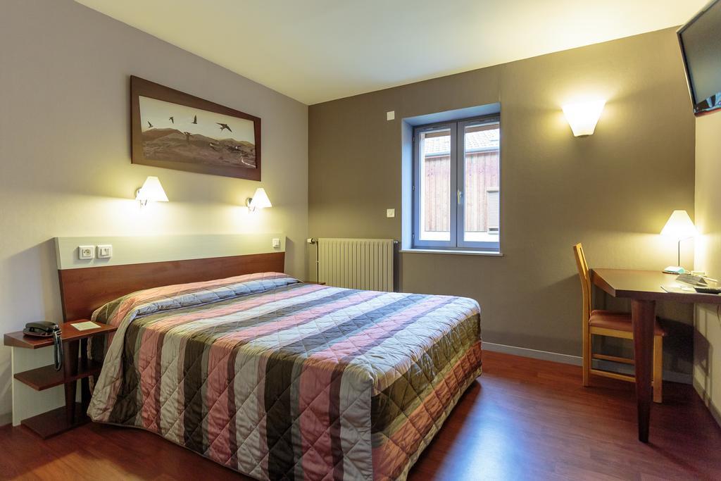 Hotel Les Hirondelles Orcines Zewnętrze zdjęcie