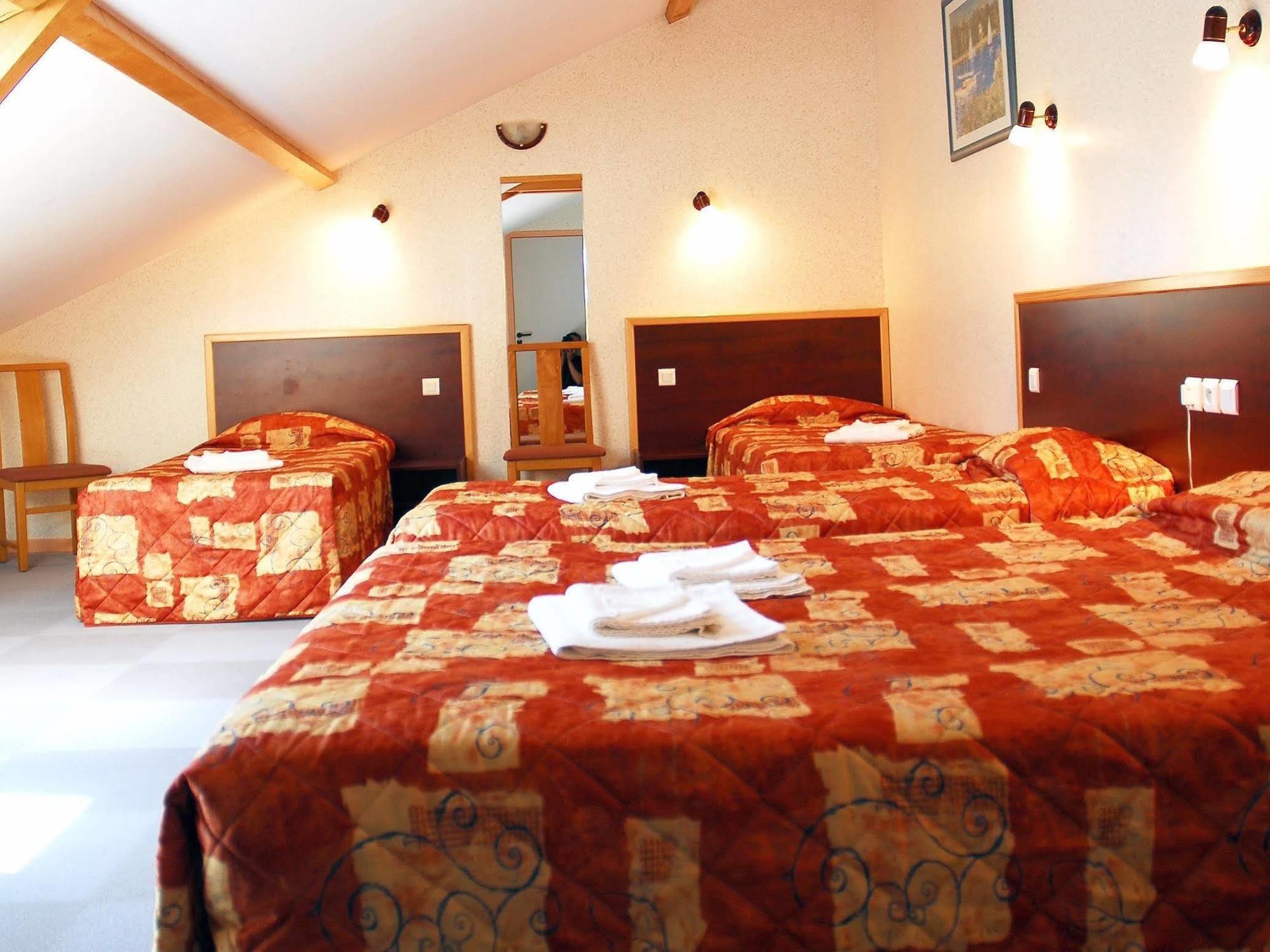 Hotel Les Hirondelles Orcines Zewnętrze zdjęcie