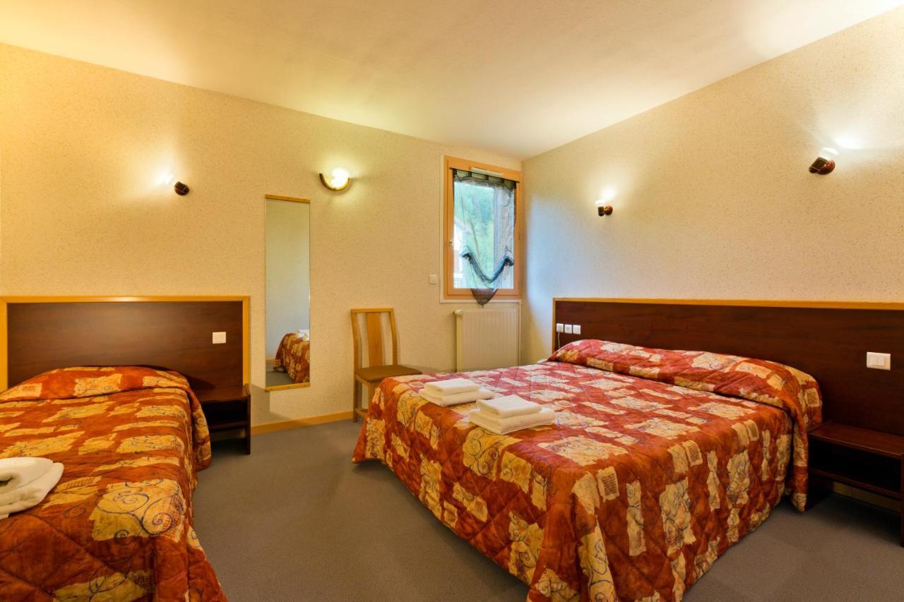 Hotel Les Hirondelles Orcines Zewnętrze zdjęcie
