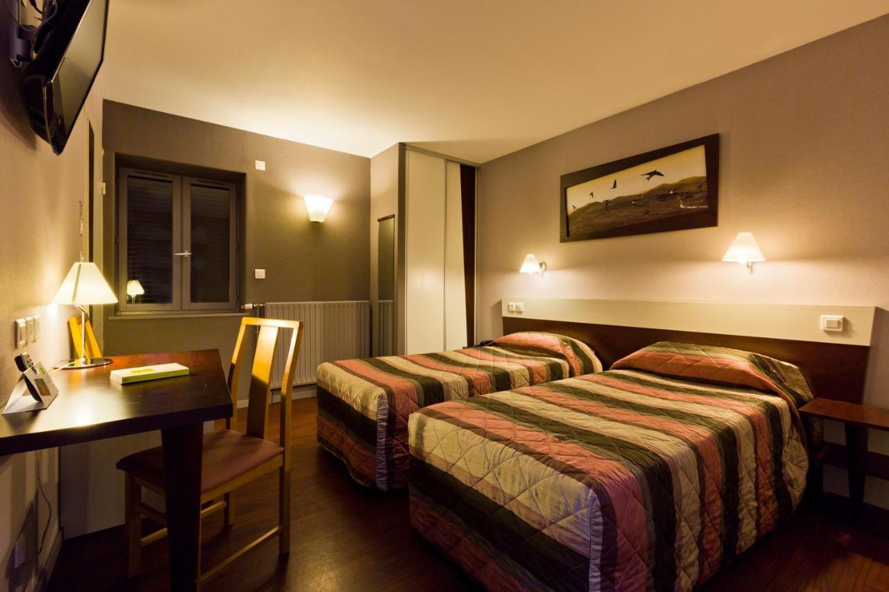 Hotel Les Hirondelles Orcines Zewnętrze zdjęcie